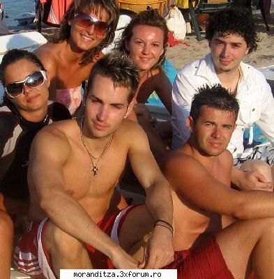 reviste ador pza randi bustul gol     bine