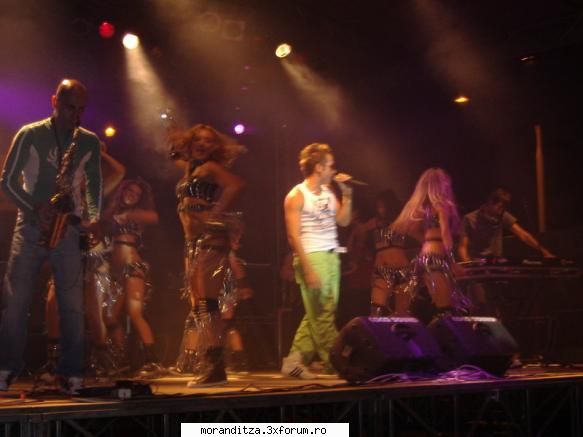 cine mai vrea poze sa mi dea un email...ca am 2000 nu pot sa le pun pe toate:)ca innebunesc nu de