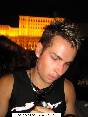 forum rock manels draq..ma rog sunt roman dar plm mie imi plk morandi astia care canta